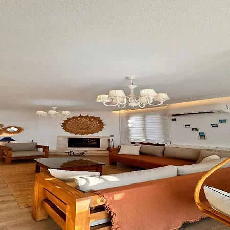 Faralya Da Deniz Manzarali Oezel Havuzlu Muestakil Villa *