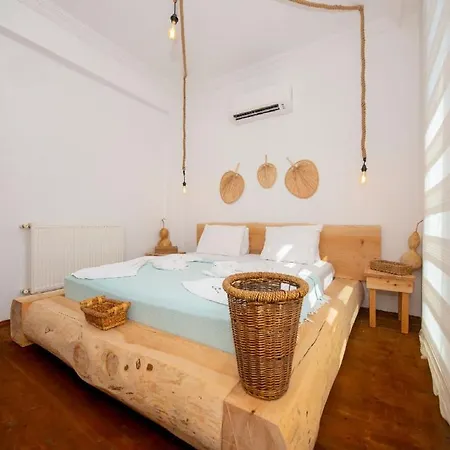 Villa Faralya Da Deniz Manzarali Oezel Havuzlu Muestakil *