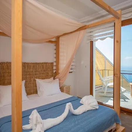 Villa Faralya Da Deniz Manzarali Oezel Havuzlu Muestakil