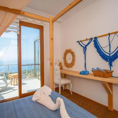 Villa Faralya Da Deniz Manzarali Oezel Havuzlu Muestakil