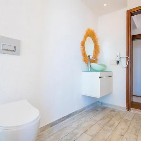 Villa Faralya Da Deniz Manzarali Oezel Havuzlu Muestakil *