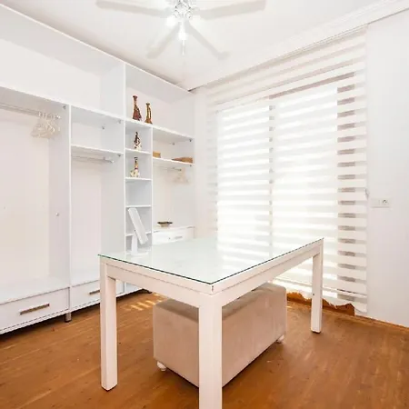 Villa Faralya Da Deniz Manzarali Oezel Havuzlu Muestakil